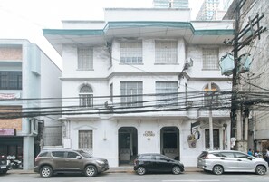 Unclassified image, 5 of 25, button - Reddoorz @ Tesoro Apartments Ermita Manila (Manila)