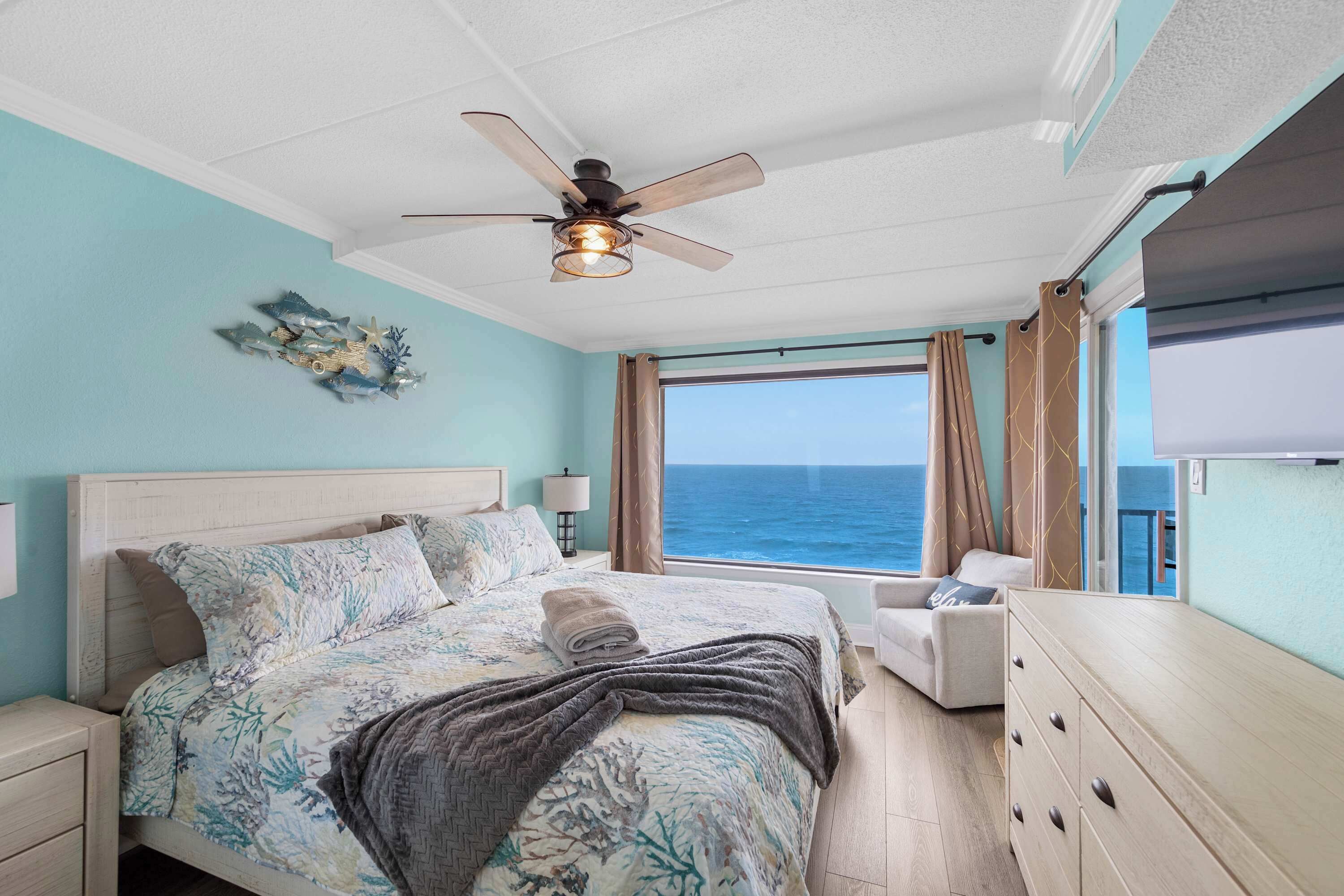 2 bedrooms, travel crib, WiFi, bed sheets