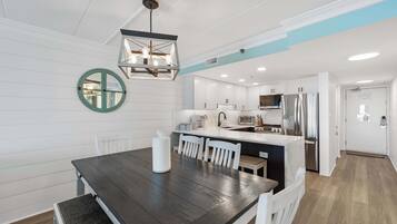 Fridge, microwave, stovetop, dishwasher