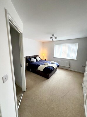 Luxury Apartment | 4 bedrooms, free WiFi - Stay Sleep Rest - Brockwell Park (Hull)
