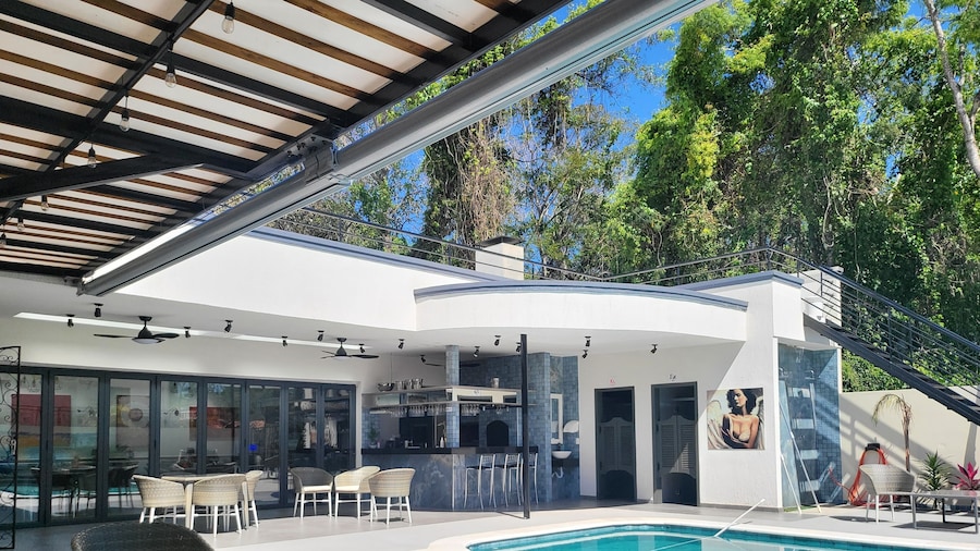 Oasis-Dream Holidays - La Petite France