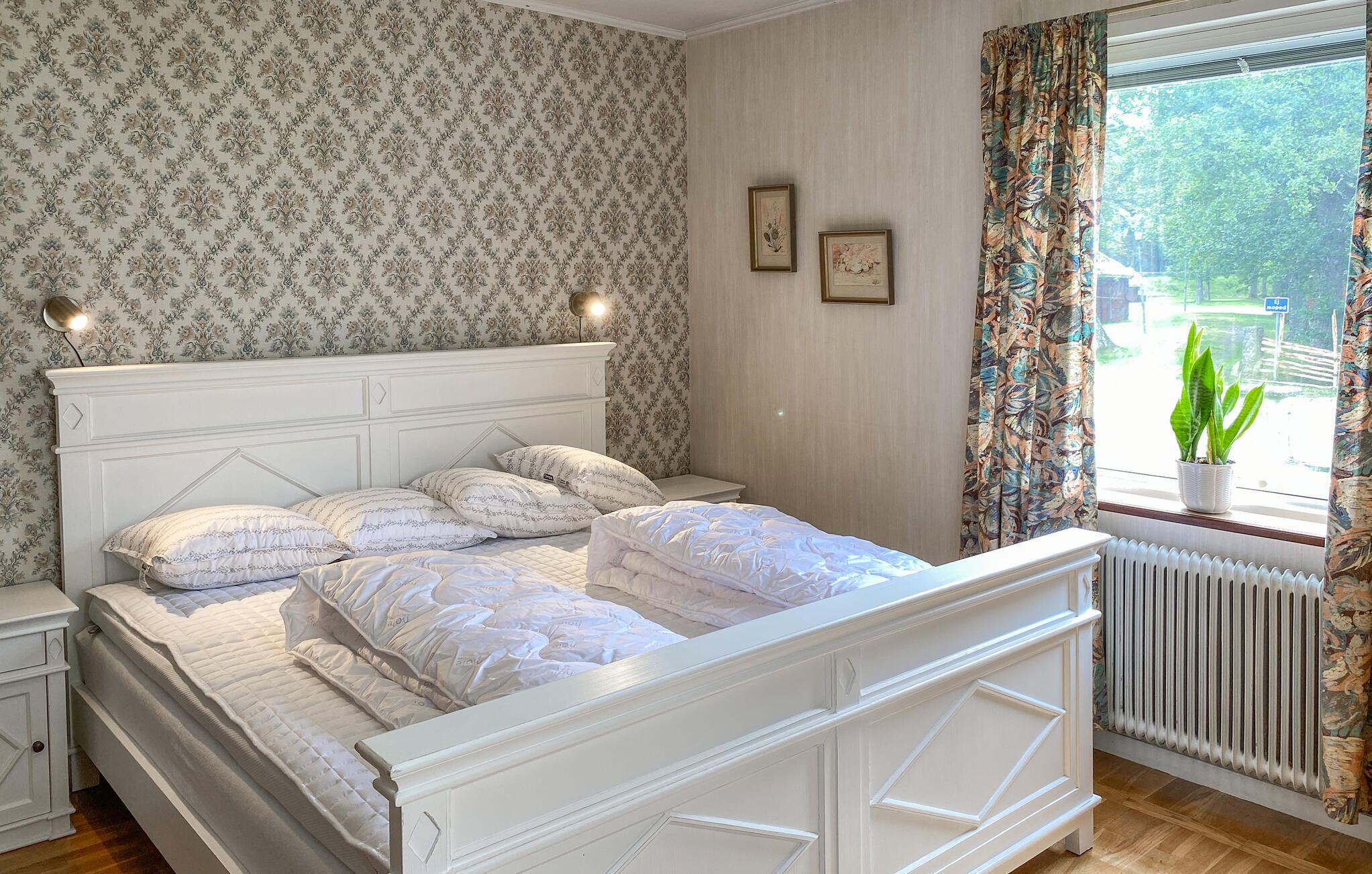 4 soverom, reiseseng for barn og internettilgang