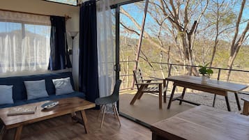 Morning cloud | Living area