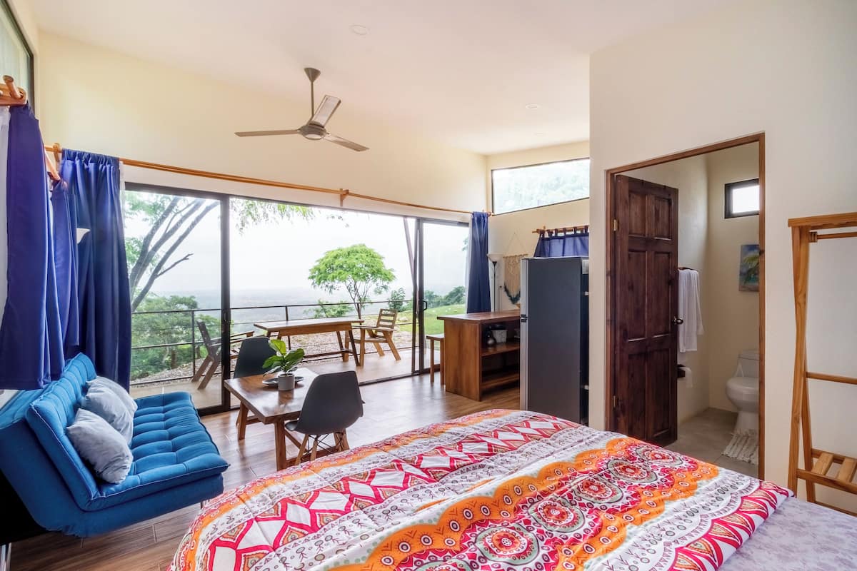Classic Studio Suite, Partial Ocean View | 1 bilik tidur, Wi-fi percuma