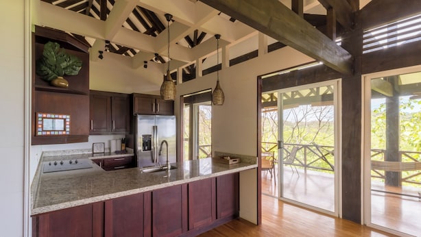 Panoramic Tree House | Living area - SkyCloud Bungalows (Tamarindo)