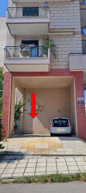 Exterior - In the most beautiful area of Thessaloniki, in Aretsou Kalamaria . 1G Internet. (Kalamaria)