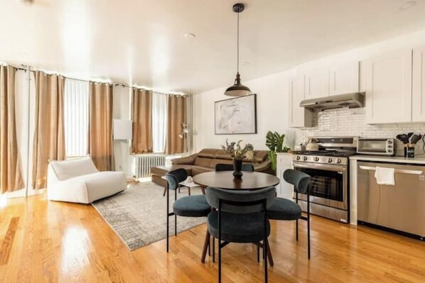 Living area - Hot 1 bedroom Cobble hill (Brooklyn)