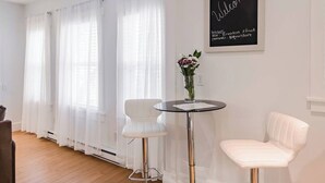 Interior - Downtown South end central suite (Halifax)