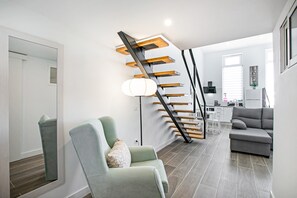 TV - Vacation Apartment 'Loft El Ramonal' with Private Garden and Wi-Fi (Candelaria)