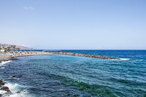 Beach nearby - Vacation Apartment 'Loft El Ramonal' with Private Garden and Wi-Fi (Candelaria)