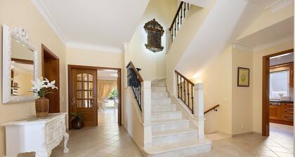 Villa 'Tucha' with Private Pool, Wi-Fi and Air Conditioning