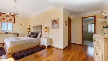 4 多间卧室、熨斗/熨衣板、免费 WiFi、床单