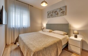 4 habitaciones, caja de seguridad en la habitación y cuna de viaje