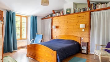 2 chambres, fer et planche Ă repasser, Wi-Fi gratuit, draps fournis