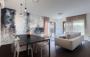 Smart TV - Beautiful home in Visnjan (Visnjan)