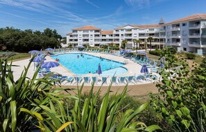 Pool - Apartment in Residence with Pool (Les Sables-d'Olonne)