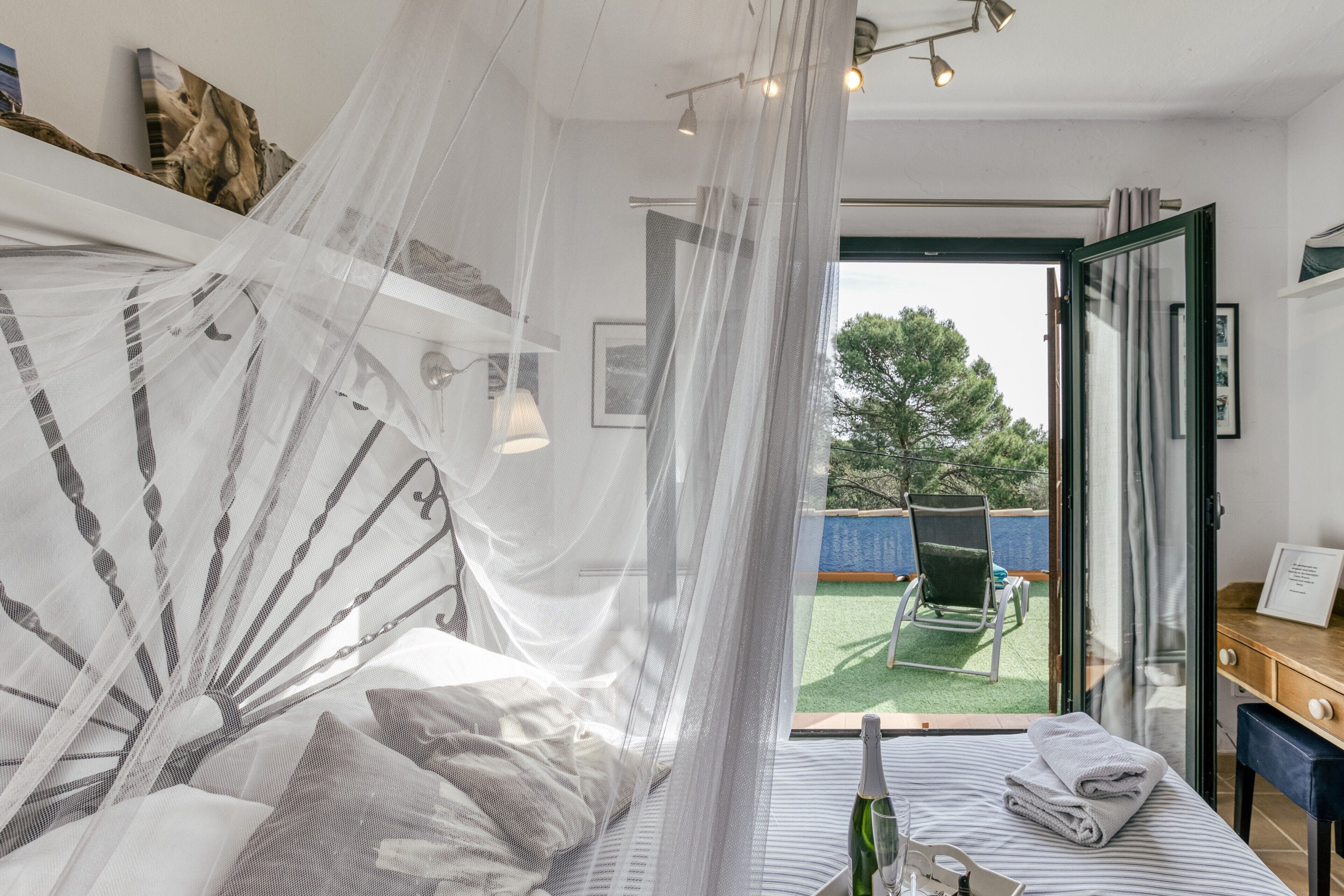 2 habitaciones, tabla de planchar con plancha y wifi gratis 