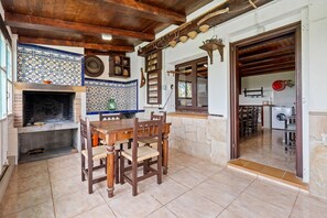 Dining - Country House 'Benjamin' with Lake View, Private Pool and Wi-Fi (Deltebre)