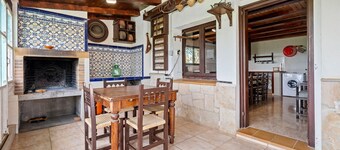Country House 'Benjamin' with Lake View, Private Pool and Wi-Fi
