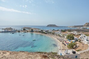 On the beach - Villa 'Yani La Scala Luxury Villas' with Sea View, Wi-Fi and Air Conditioning (Karpathos)