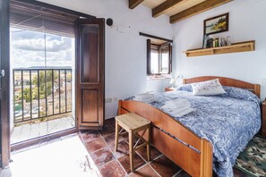 4 bedrooms, free WiFi, bed sheets