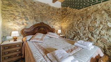 4 bedrooms, free WiFi, bed sheets