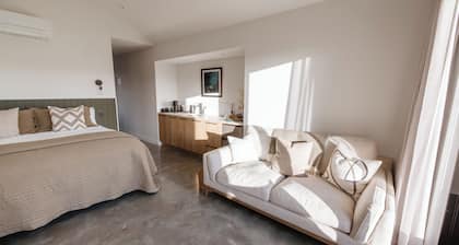 Ahuru House a touch of luxury - Tui Room