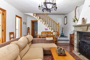 Télévision, cheminée