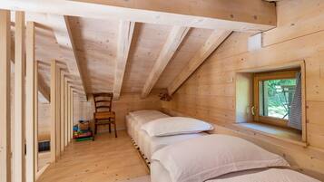 3 bedrooms, free WiFi, bed sheets