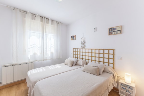 1 bedroom, iron/ironing board, free WiFi, bed sheets - Apartment 'Toledo Ciudad De Las Tres Culturas' with Mountain View, Wi-Fi and Air Conditioning (Villamiel de Toledo)