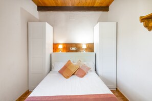 4 Schlafzimmer, Bügeleisen/Bügelbrett, kostenloses WLAN, Bettwäsche