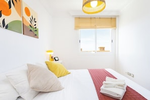 2 chambres, fer et planche à repasser, Wi-Fi, draps fournis