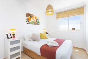 2 slaapkamers, een strijkplank/strijkijzer, wifi, beddengoed