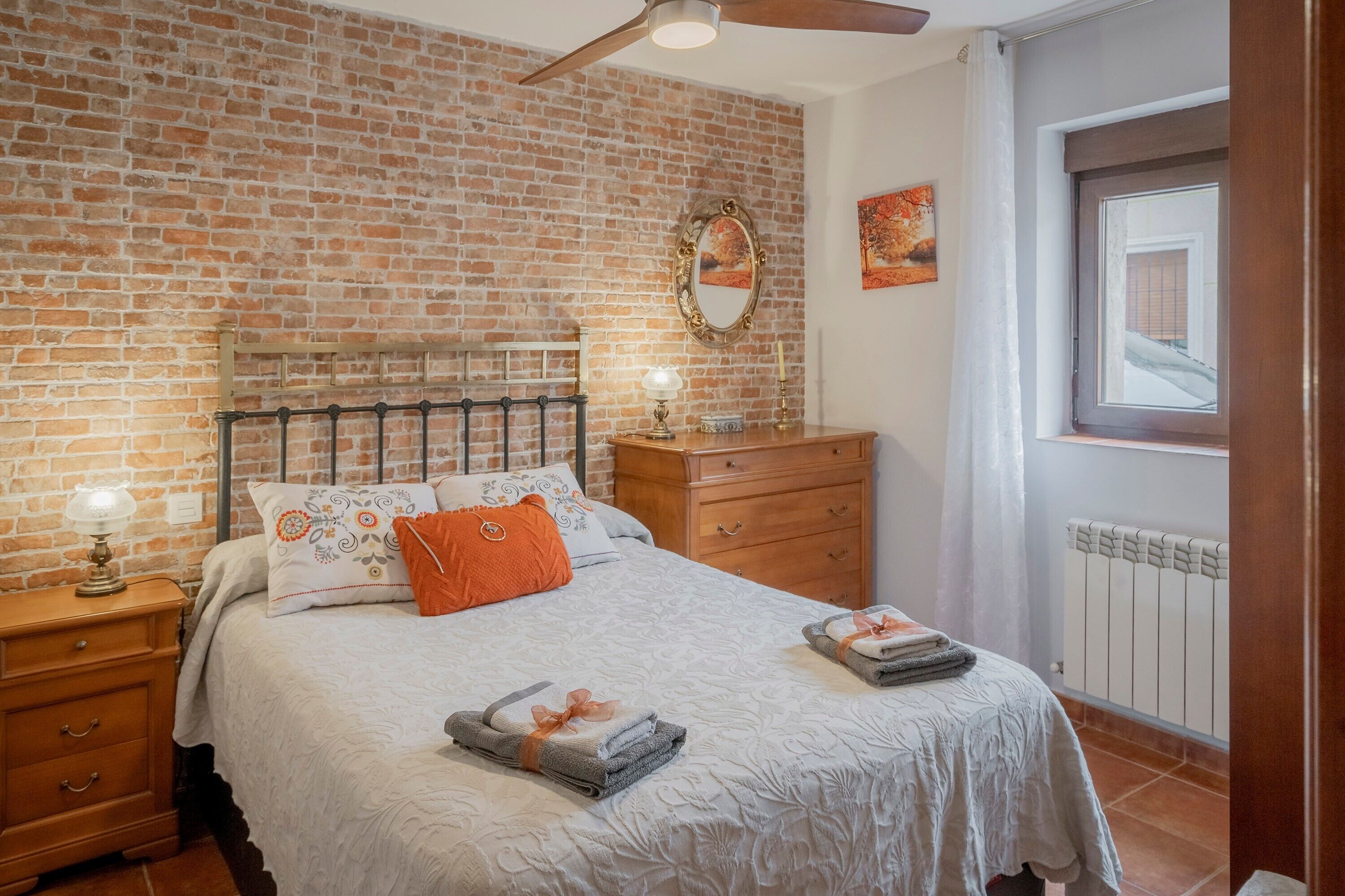 2 habitaciones, wifi gratis y ropa de cama 