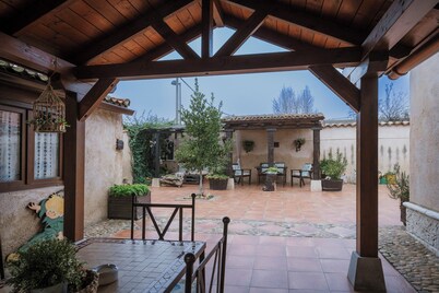 Country Home 'Pinar De Las Cabanuelas' with Private Terrace, Private Garden and Wi-Fi