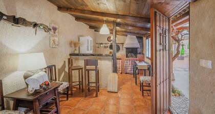 Country Home 'Pinar De Las Cabanuelas' with Private Terrace, Private Garden and Wi-Fi