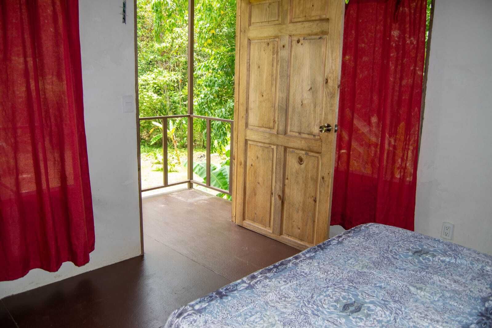 3 bedrooms, WiFi (free), bed sheets