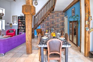 Dining - Magical Stay at the Magicogîte – Harry Potter, with Shared Pool and Air Conditioning (Beaumontois-en-Périgord)