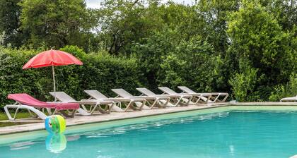 Séjour féérique au gßte Il était une fois - piscine partagée et climatisation