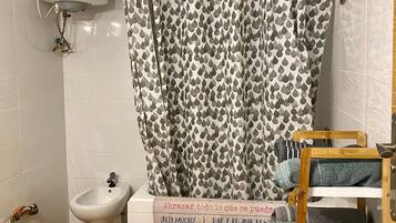 Dusch, hÄrtork och handdukar