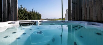 Holiday Home 'Maison De Charme Vue Mer Et Jacuzzy' with Private Garden and Wi-Fi
