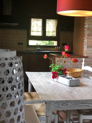 Dining - Country House 'El Racó D'Espunyes' with Mountain View, Private Pool and Wi-Fi (Odén)