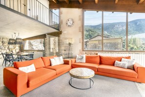 TV, fireplace, table tennis