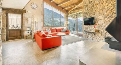 Country House 'El Cobert De Lera' with Mountain View, Private Pool and Wi-Fi