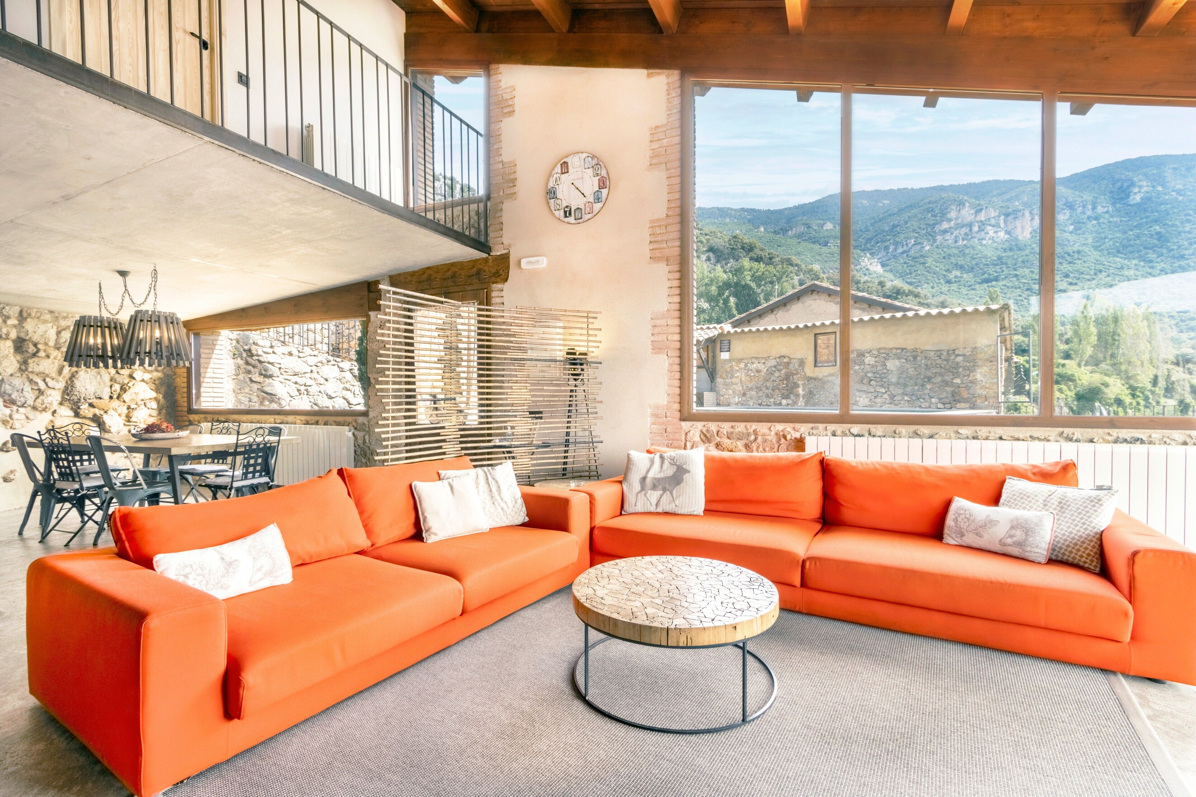 TV, fireplace, ping pong