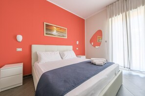 1 chambre, fer et planche à repasser, Wi-Fi gratuit, draps fournis