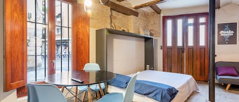 Wifi gratis y ropa de cama