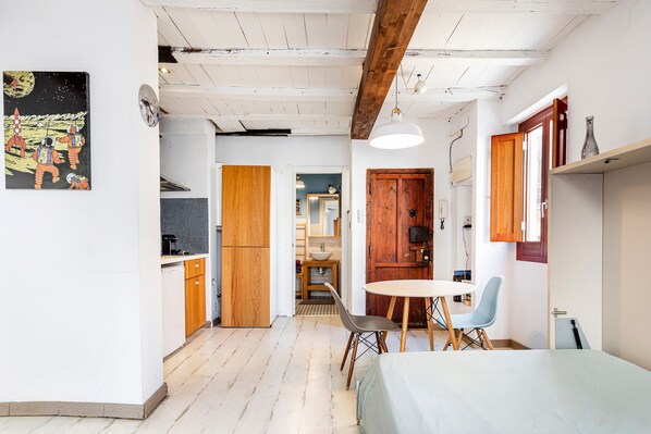 1 bedroom, iron/ironing board, free WiFi, bed sheets