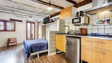 1 bedroom, iron/ironing board, free WiFi, bed sheets