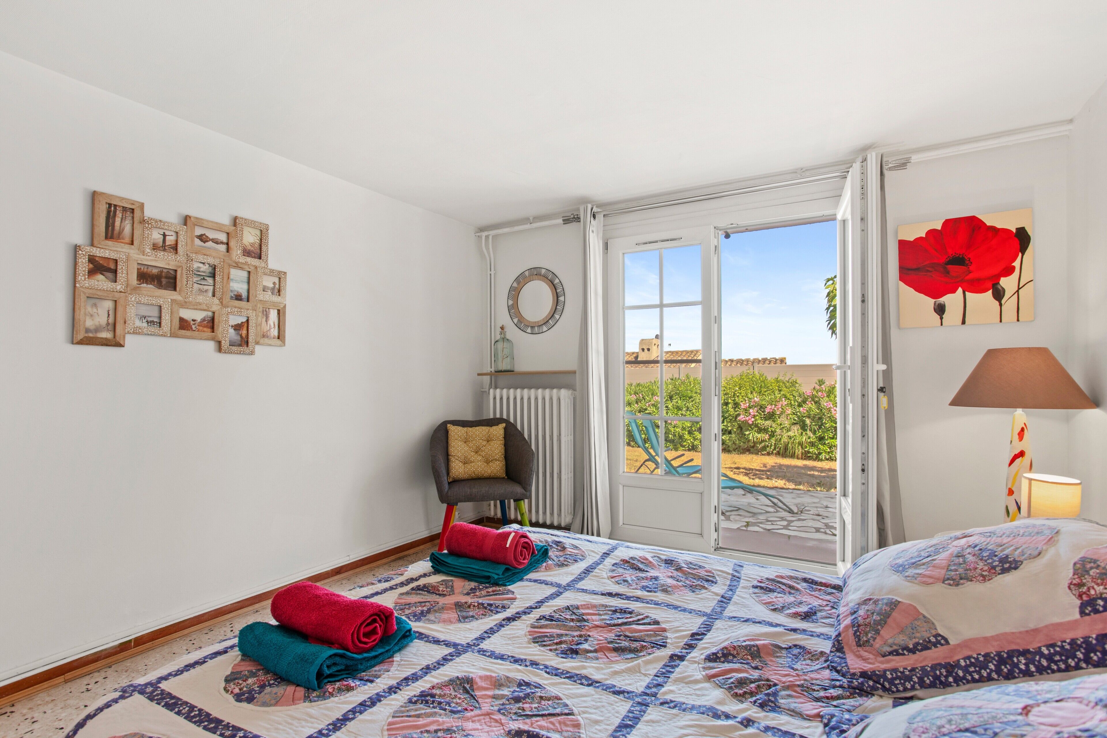 2 chambres, fer et planche à repasser, Wi-Fi, draps fournis
